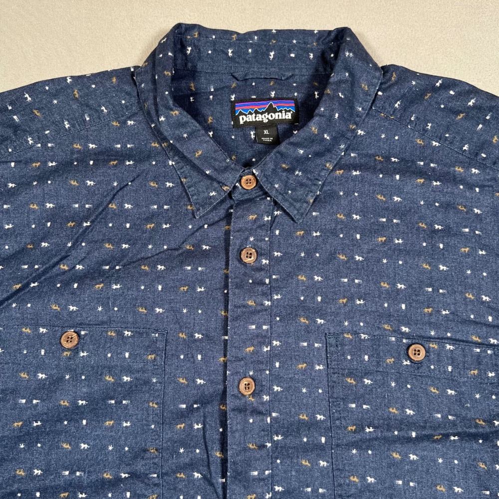 Patagonia Shirt Mens XL Blue Hemp Back Step Animal Print Short Sleeve Button Up